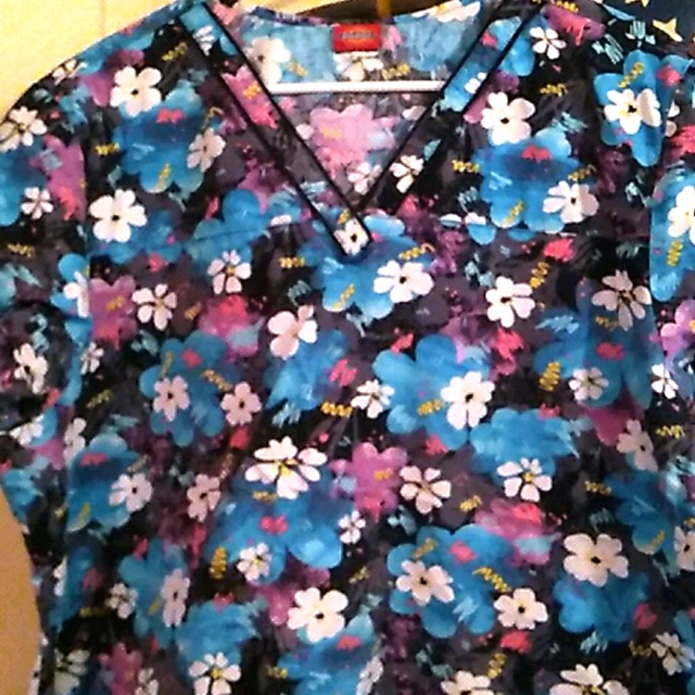 Dickies 2xl scrub top